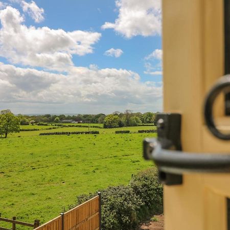 Acorn Lodge Stafford Exteriör bild