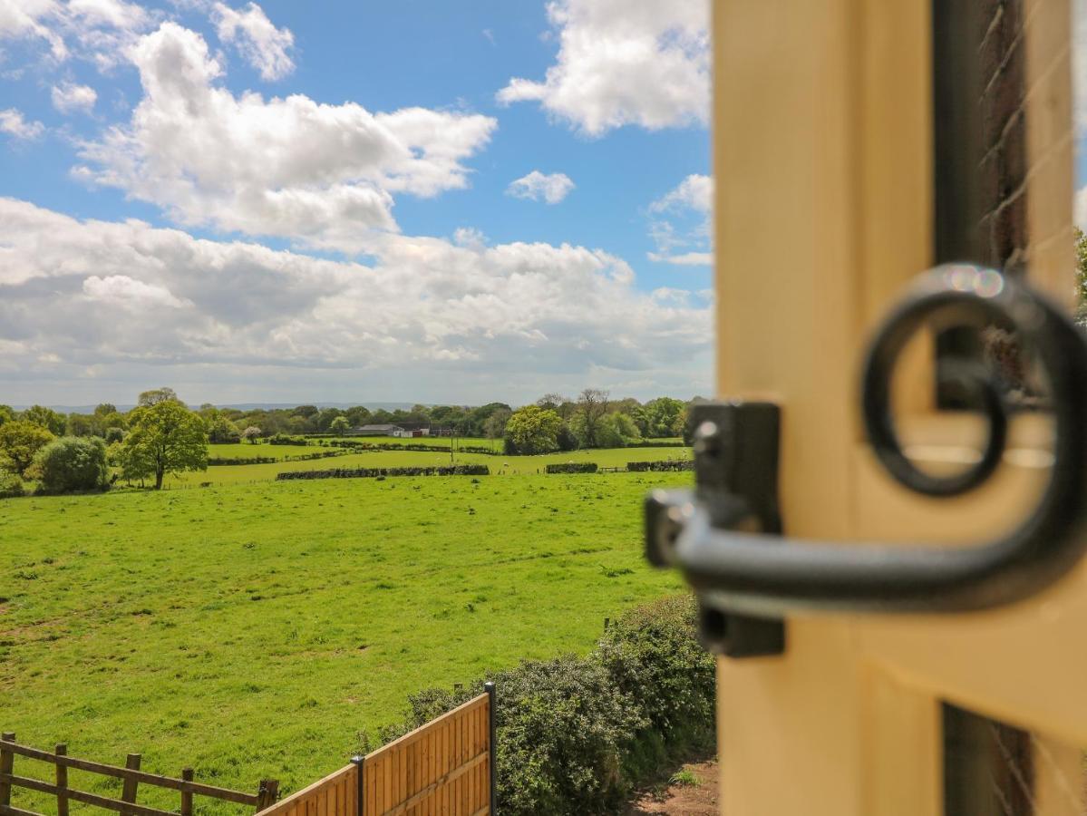 Acorn Lodge Stafford Exteriör bild